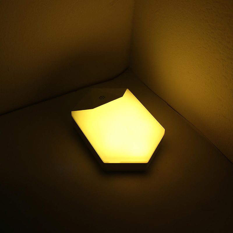Rgb Led Nočné Svetlo Zapojte Nástennú Lampu Na Diaľkové Ovládanie So Senzorom Od Súmraku Do Úsvitu