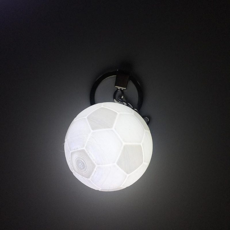 Prívesok Na Kľúče S 3d Tlačou Prenosného Futbalového Svetla Farebná Nočná Lampa Led Kreatívna Dekorácia Tašky Na Batérie