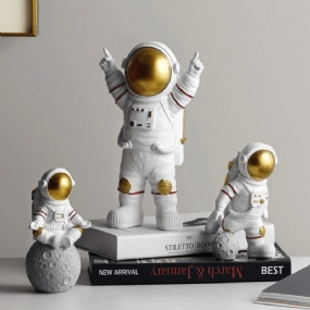 Miniatúry Domácej Dekorácie Astronautov S Dekoratívnym Darčekom So Sochou Mesiaca