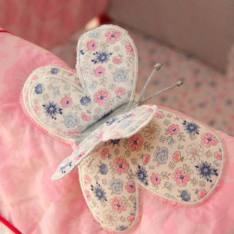 Súpravy Obliečok Do Postieľky Motýľ Pre Dievčatá S Nárazníkmi Shabby Baby Obliečky Šik Ružové Ideálne 7 Kusov