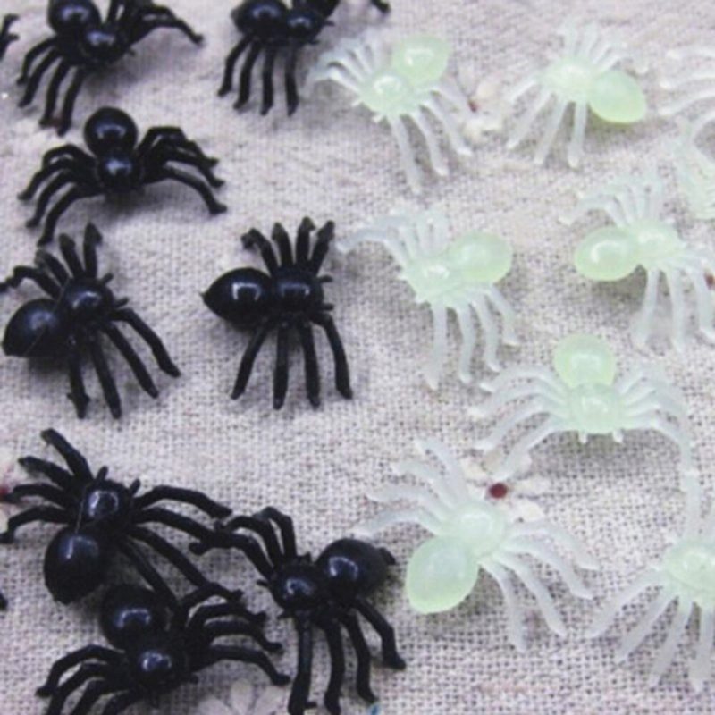 Čierno/biely Svetielkujúci Pavúk Halloween Mini Plastové Vtipné Narodeninové Hračky Realistické Malé Pavúky Diy Dekorácia